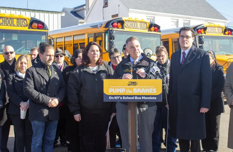 NY Lawmakers Hit the Brakes on Hochul’s Green School Bus Plan