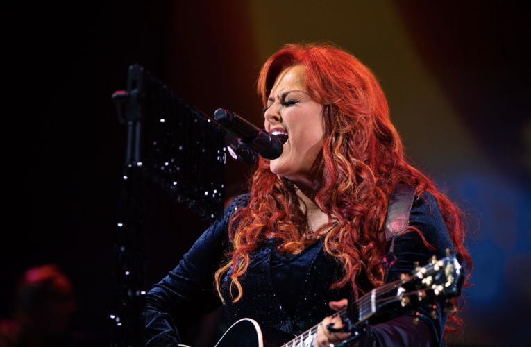 Wynonna Judd Lights Up the Stage at the Kansas State Fair!