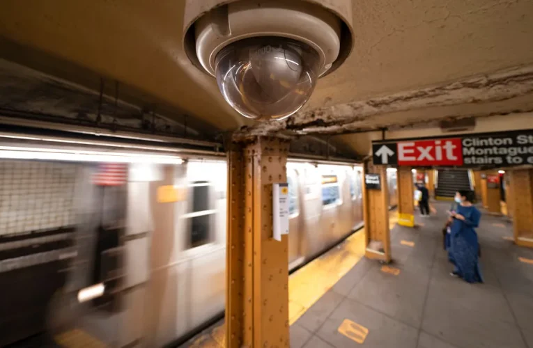 Disturbing Attack in Queens: Woman Targeted After Leaving Subway – Urgent NYPD Search Underway!