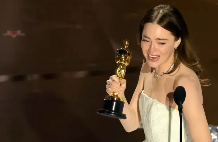 Emma Stone’s Heartfelt Oscar Win: Tearful Moment with a Ripped Dress