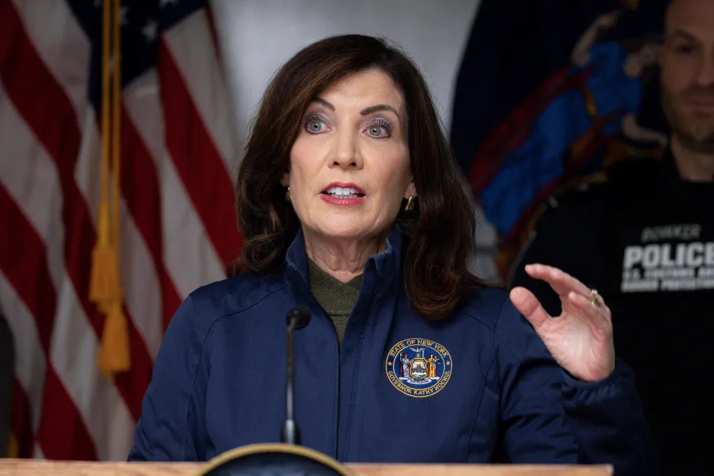 Hochul Celebrates Success in Crime Fight, Targets Retail Theft Rings Next