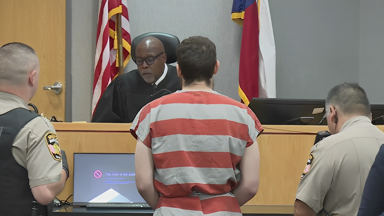 The Suspect in A Shooting Spree Asks the Judge if He Can Defend Himself