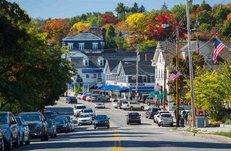 Discover the Top 24 Small Towns Across America for Your Perfect Getaway This Year!