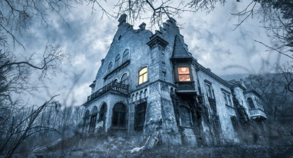 9 Most Haunted Places in the U.S. You Should Never Visit Alone