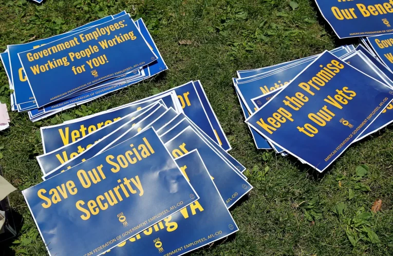 Social Security Crisis: Retirees Could Lose $16,500 Annually Without Reform!