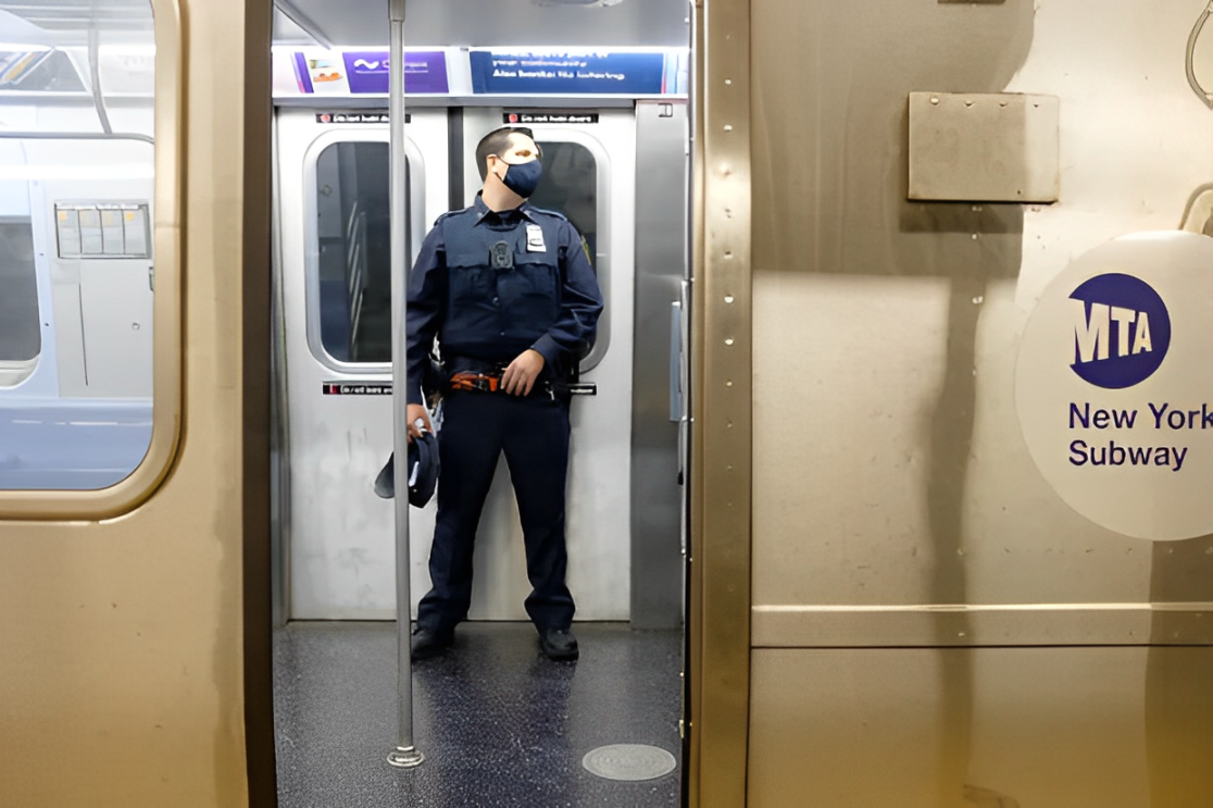 Manhattan Subway Attack: Passenger Stabbed by Stranger, Police Hunt for Suspect