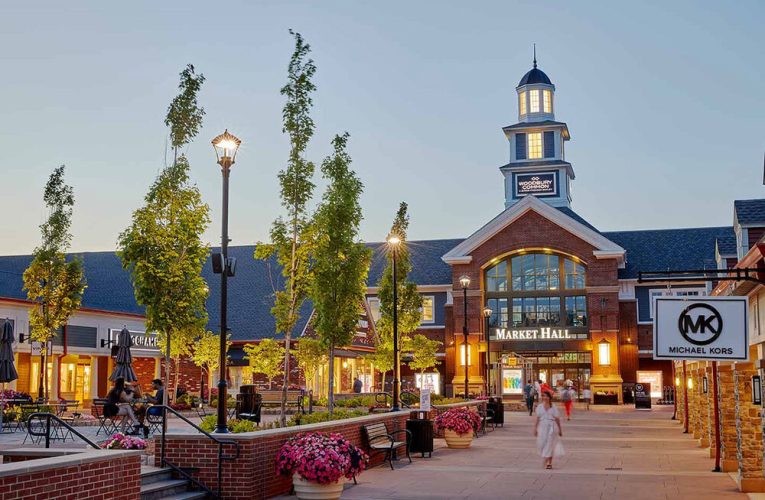 Discover the 5 Best Outlet Malls Near New York City for Amazing Shopping Deals!