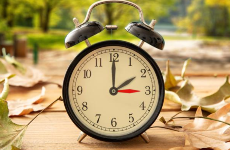 Time Change Alert: Remember to Set Your Clocks Back This Weekend