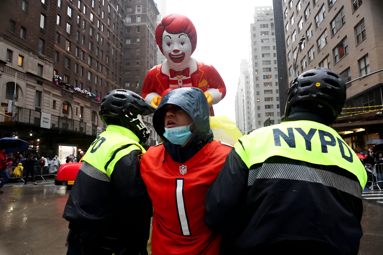 Anti-Israel Protesters Arrested for Disrupting Macy’s Thanksgiving Parade in NYC