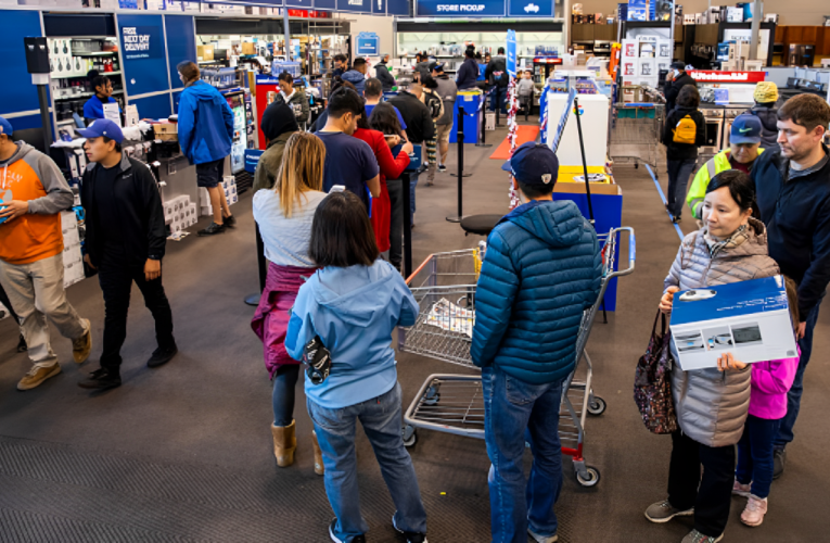 Black Friday Buzz: Shoppers Flock to Brick-and-Mortar Stores for Holiday Deals!