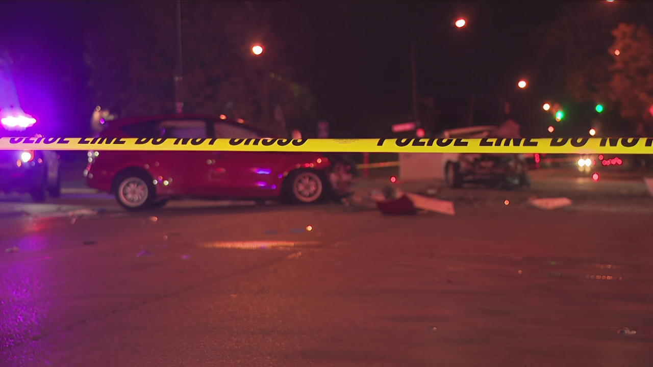 4 People Injured in Late Night Buffalo Car Crash: Details from Bailey Avenue Accident