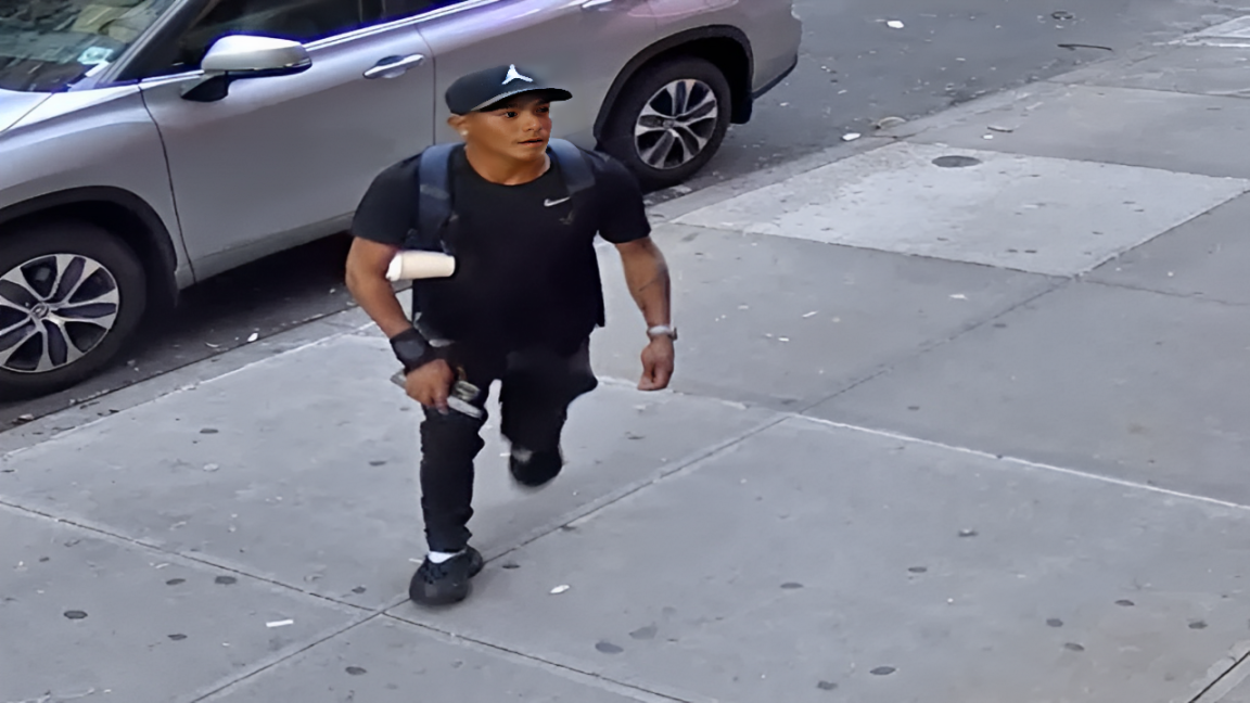 Shocking Attack: Man Stabbed While Walking in Manhattan, Suspect Sought