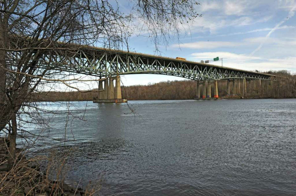 Shocking Find: NY DOT Workers Stumble Upon Body Near I-90 in Rensselaer