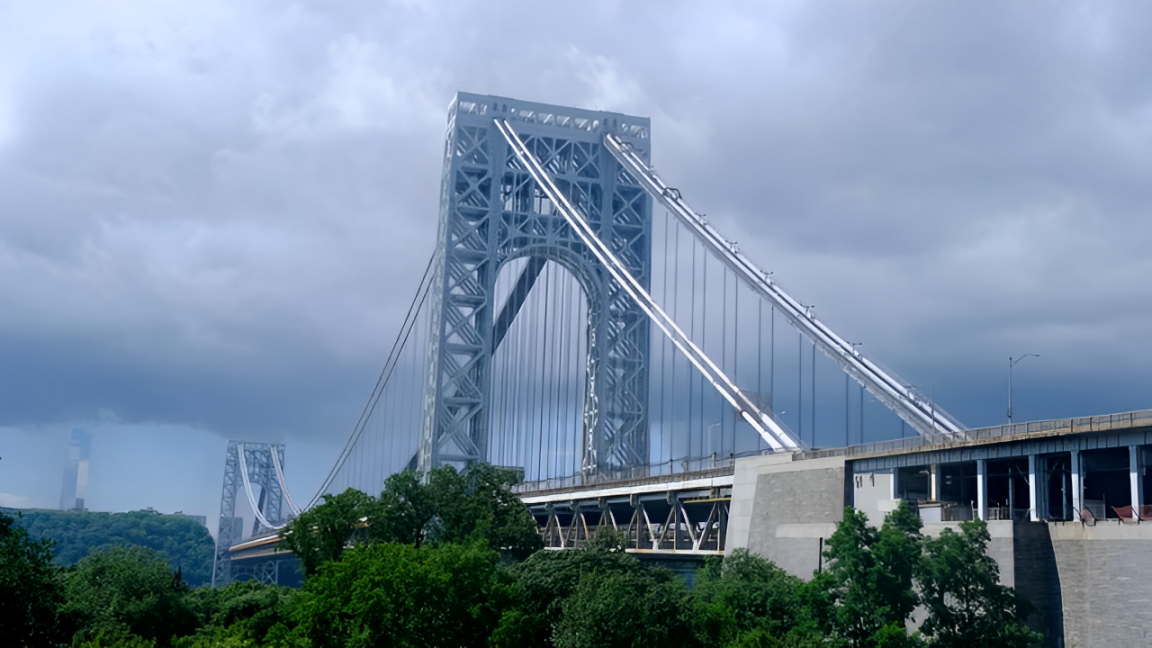 Carjacking Suspect Trapped in Tool Shed After Fleeing on George Washington Bridge!