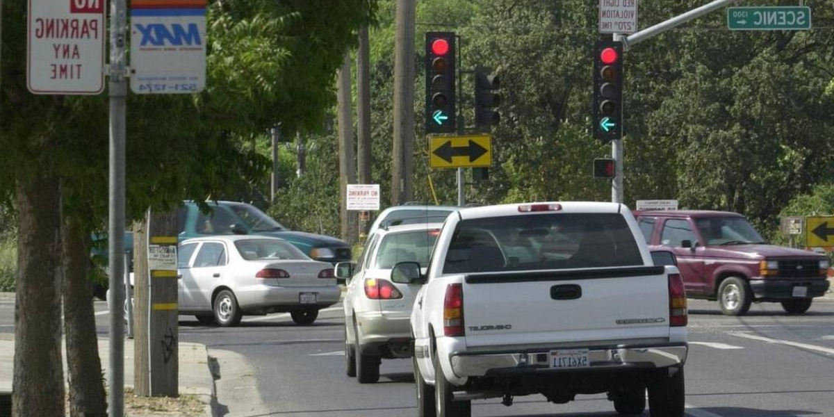 Alabama Right Turn at Red Light Rule Just Changed and Drivers Are Furious